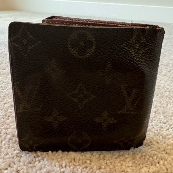 Louis Vuitton Monogram Marco Bi Fold Men’s Wallet - Picture 2 of 12